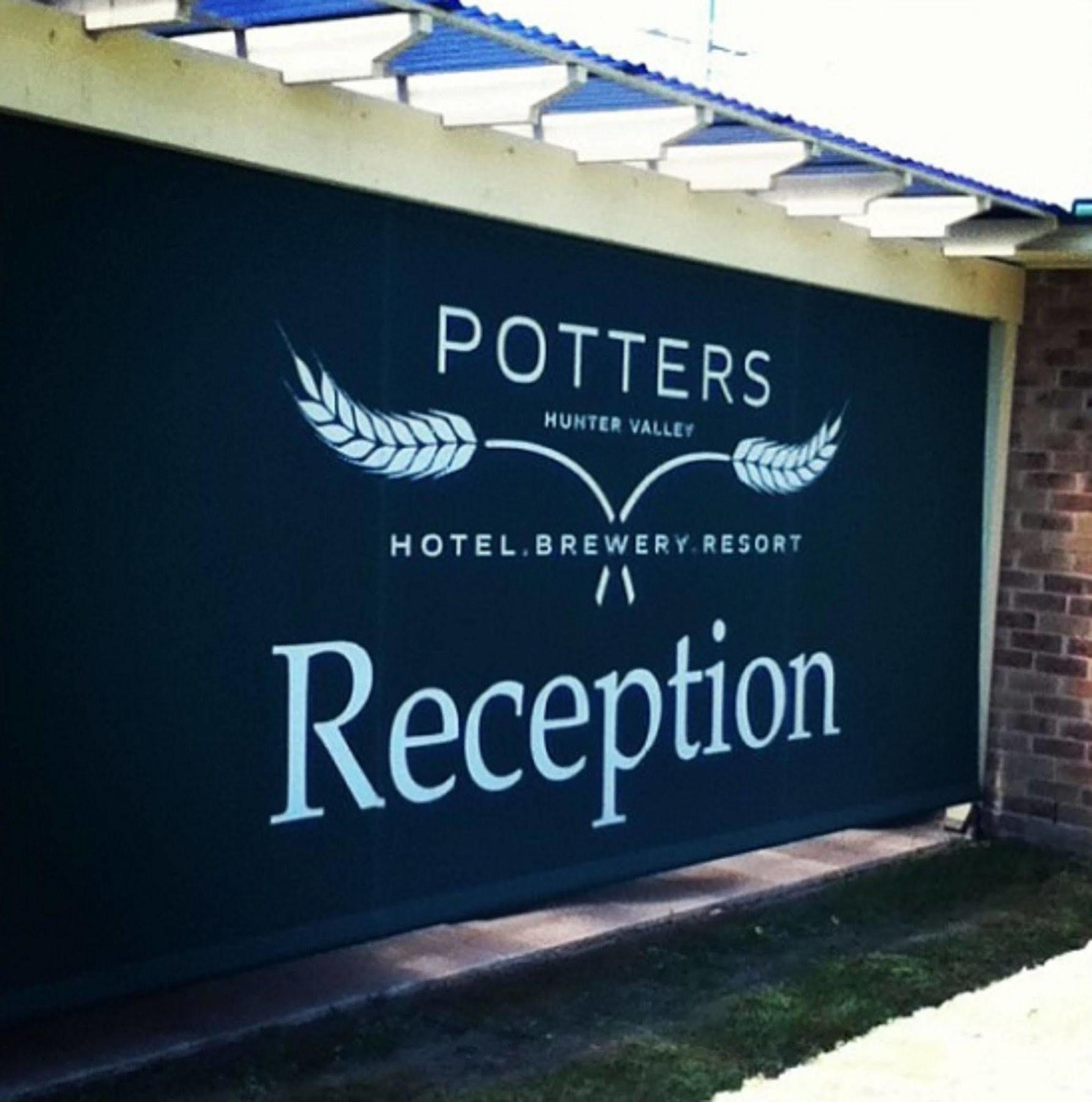 ססנוק Potters Apartments מראה חיצוני תמונה